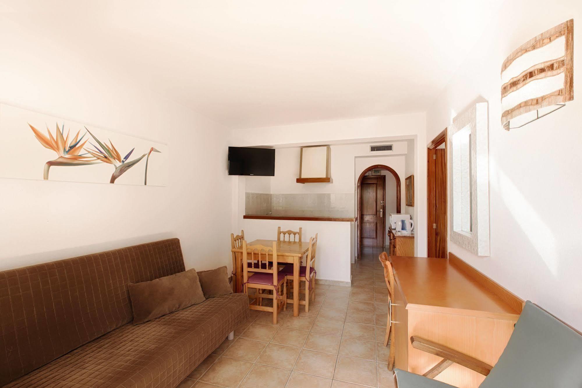 Apartamentos Colomar Santa Eulària des Riu Εξωτερικό φωτογραφία