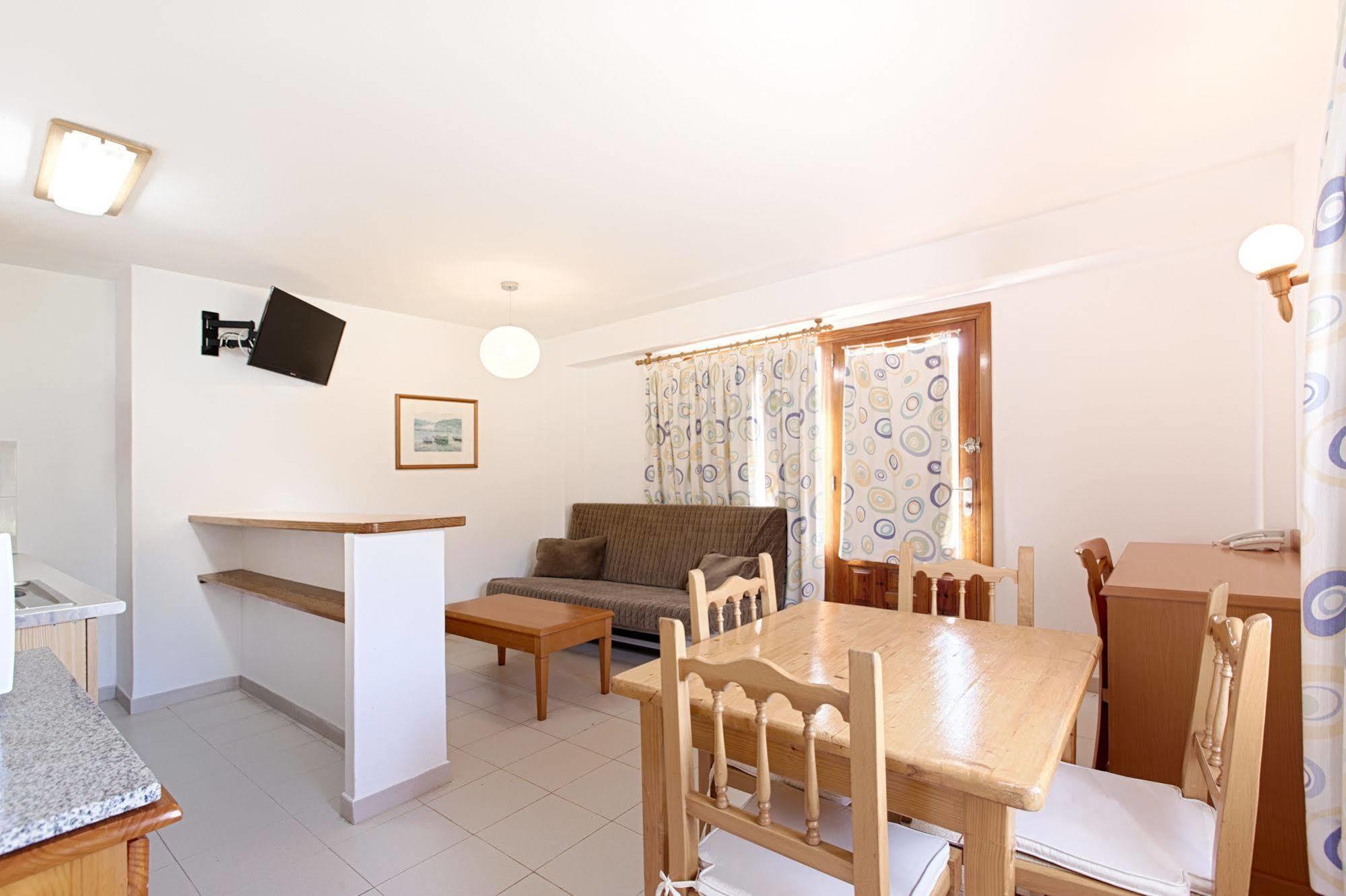 Apartamentos Colomar Santa Eulària des Riu Εξωτερικό φωτογραφία