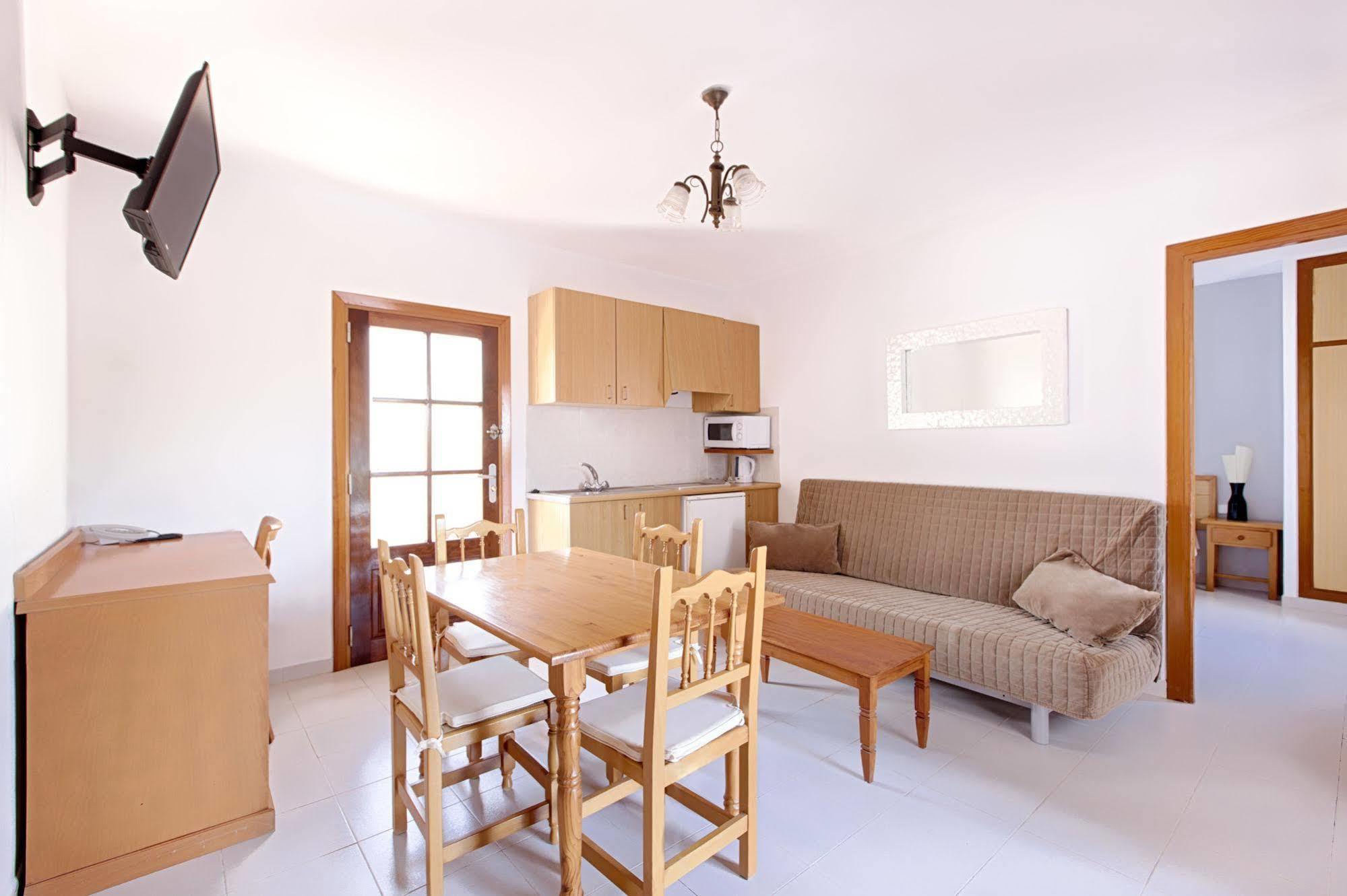 Apartamentos Colomar Santa Eulària des Riu Εξωτερικό φωτογραφία