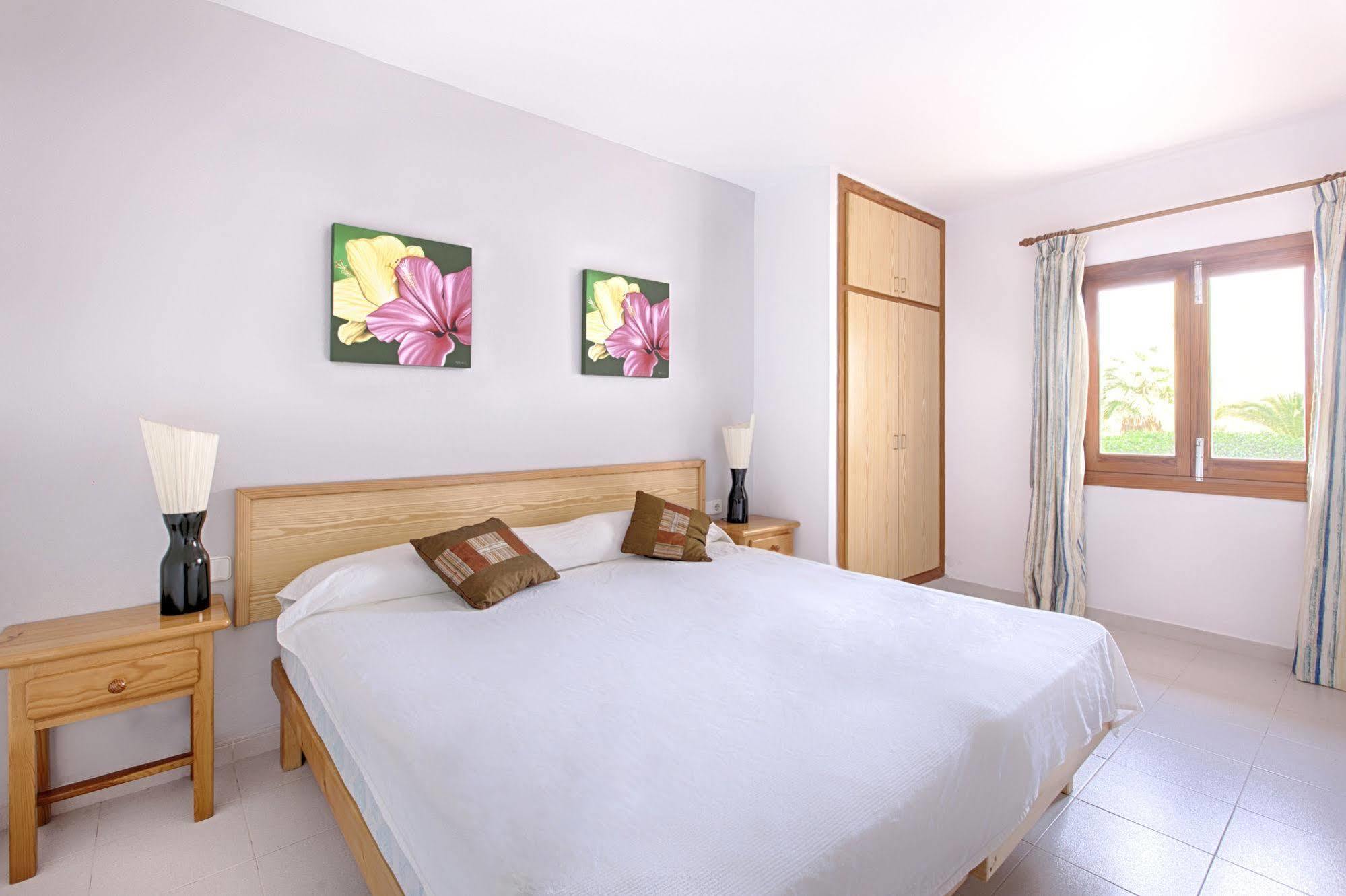 Apartamentos Colomar Santa Eulària des Riu Εξωτερικό φωτογραφία